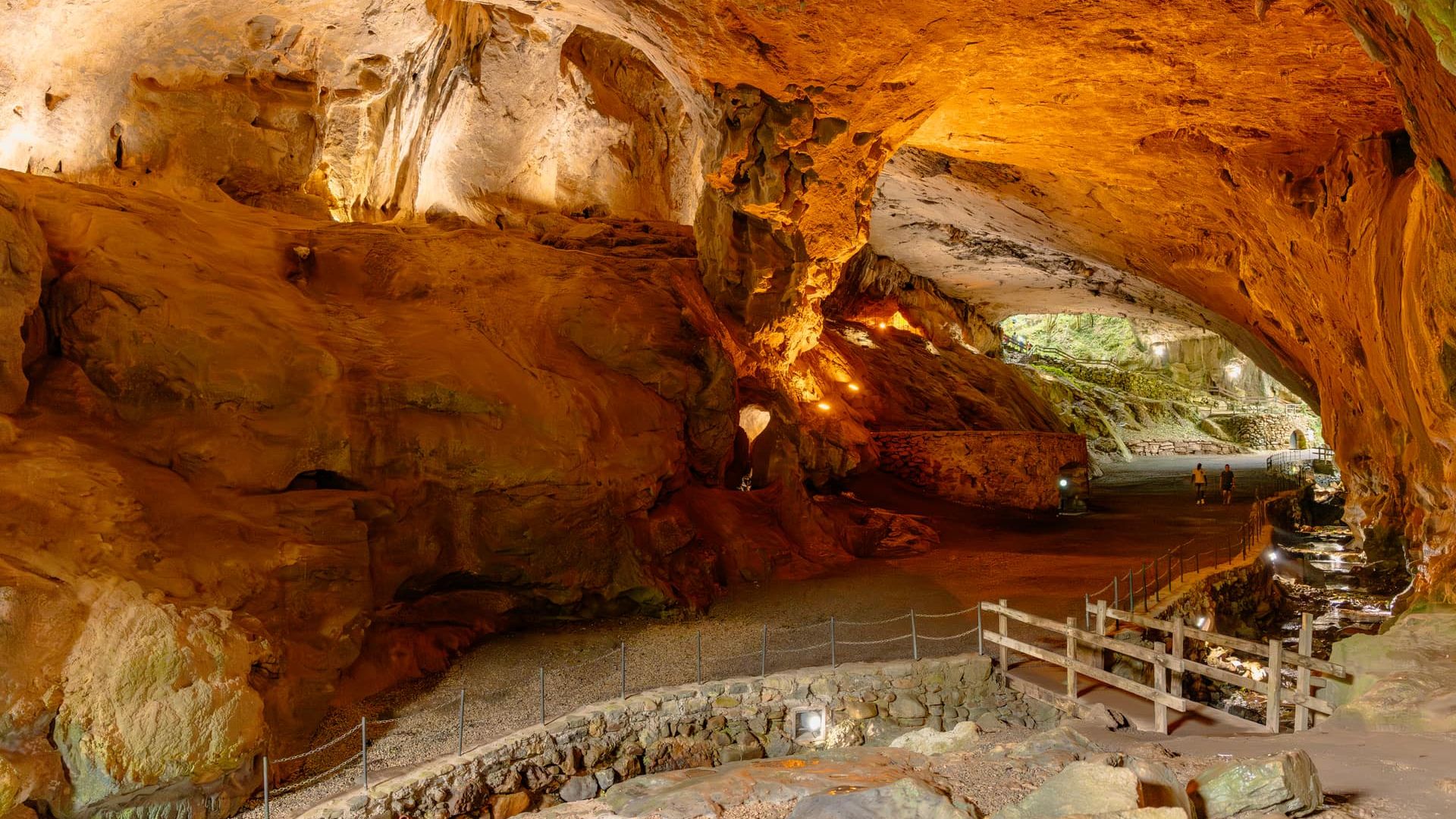 Пещеры Сугаррамурди