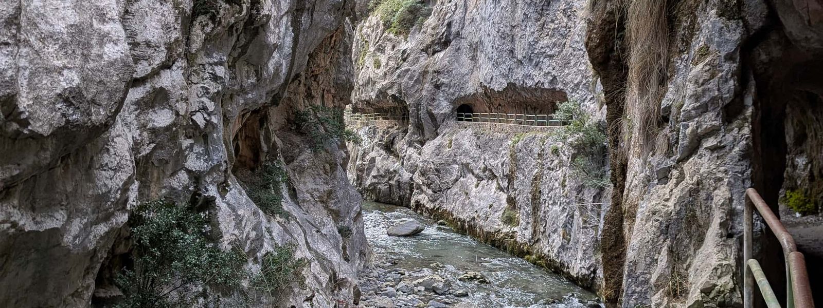 Cain Dam Walkway
