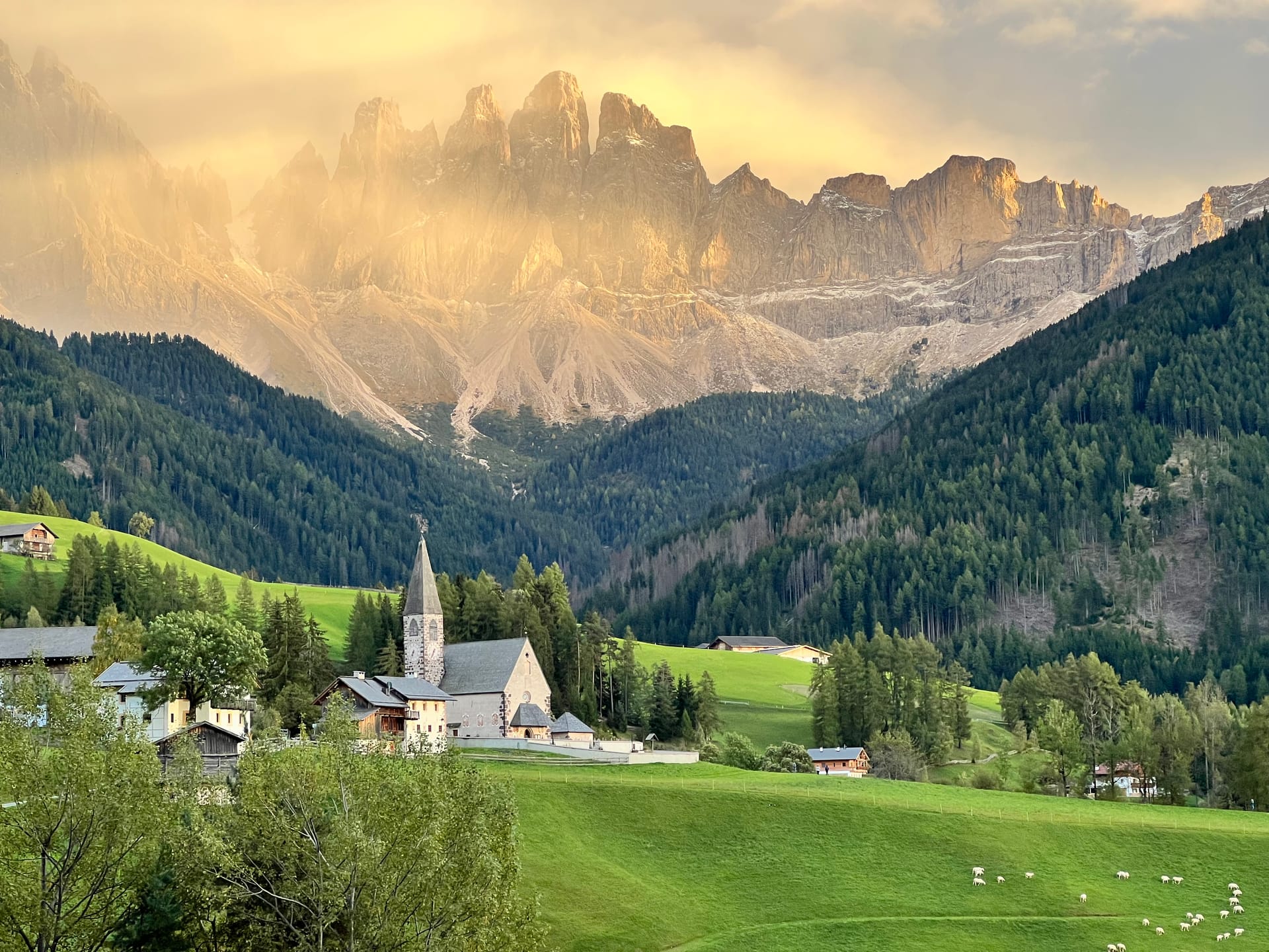 Церковь Святой Магдалены в Валь‑ди‑Фюнес