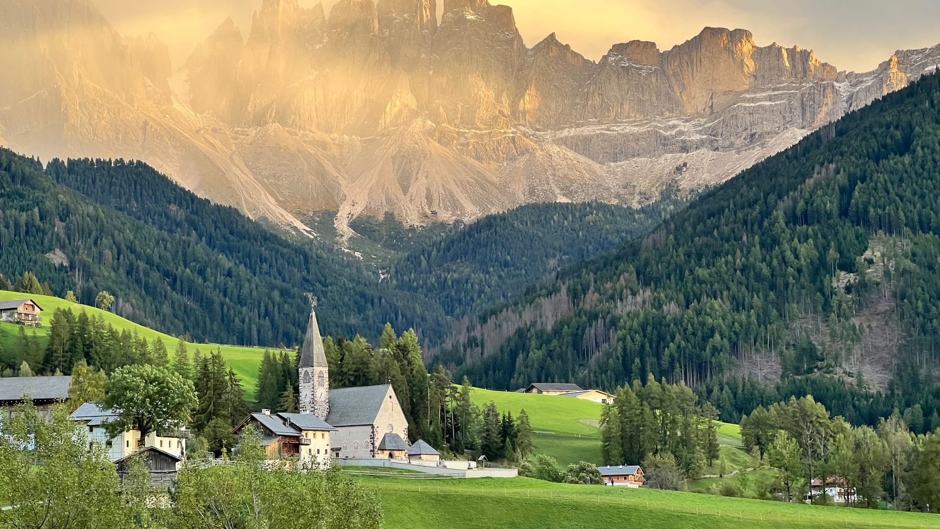 Церковь Святой Магдалены в Валь‑ди‑Фюнес