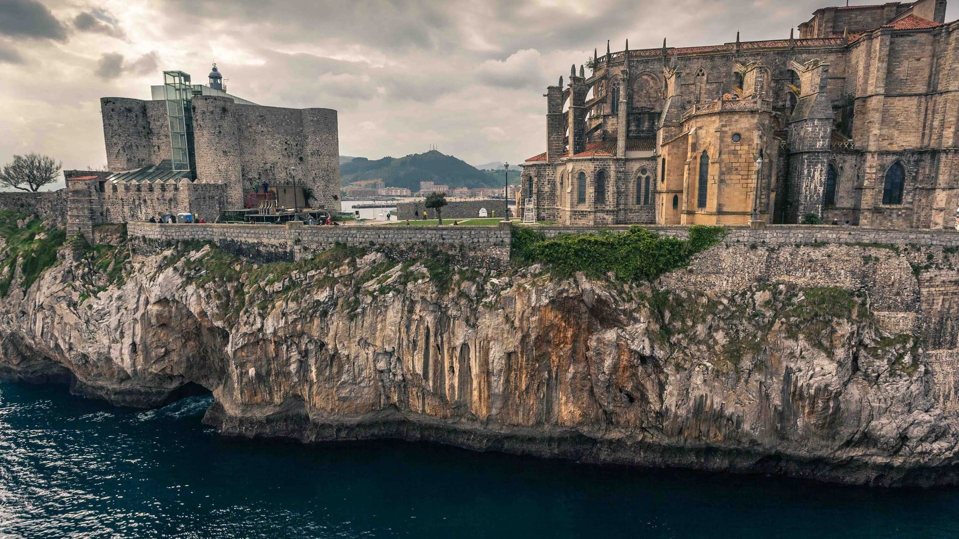 Кастро-Урдьялес