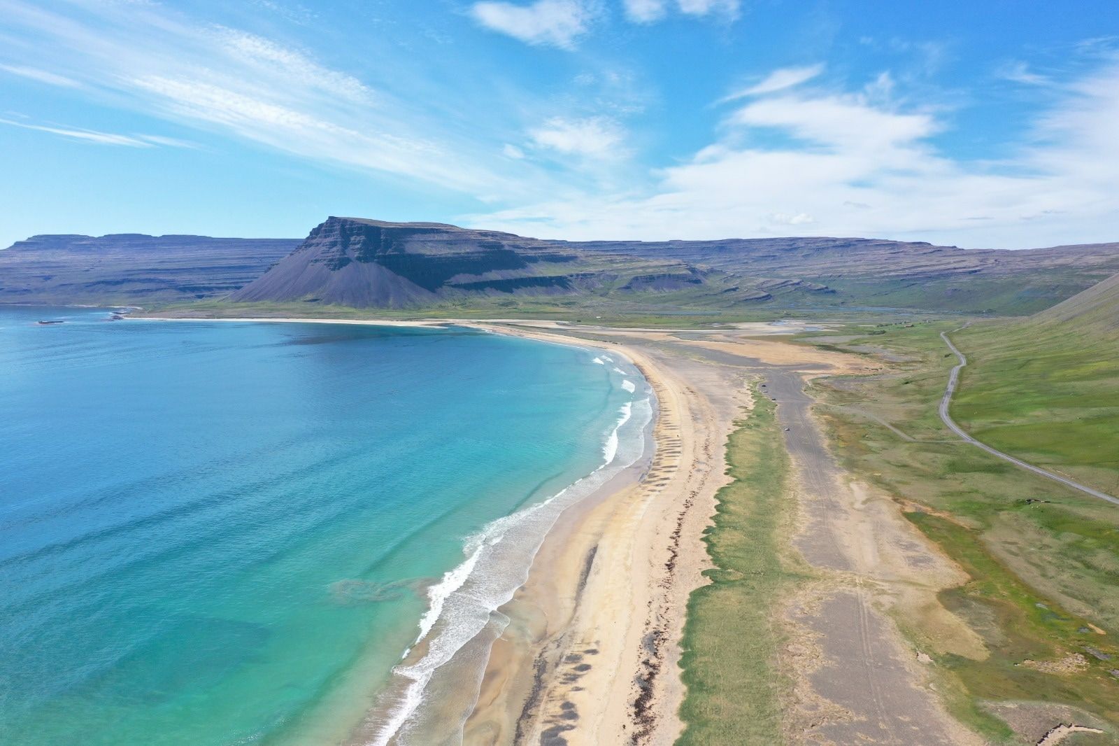 Пляж Бардастрандарсандур