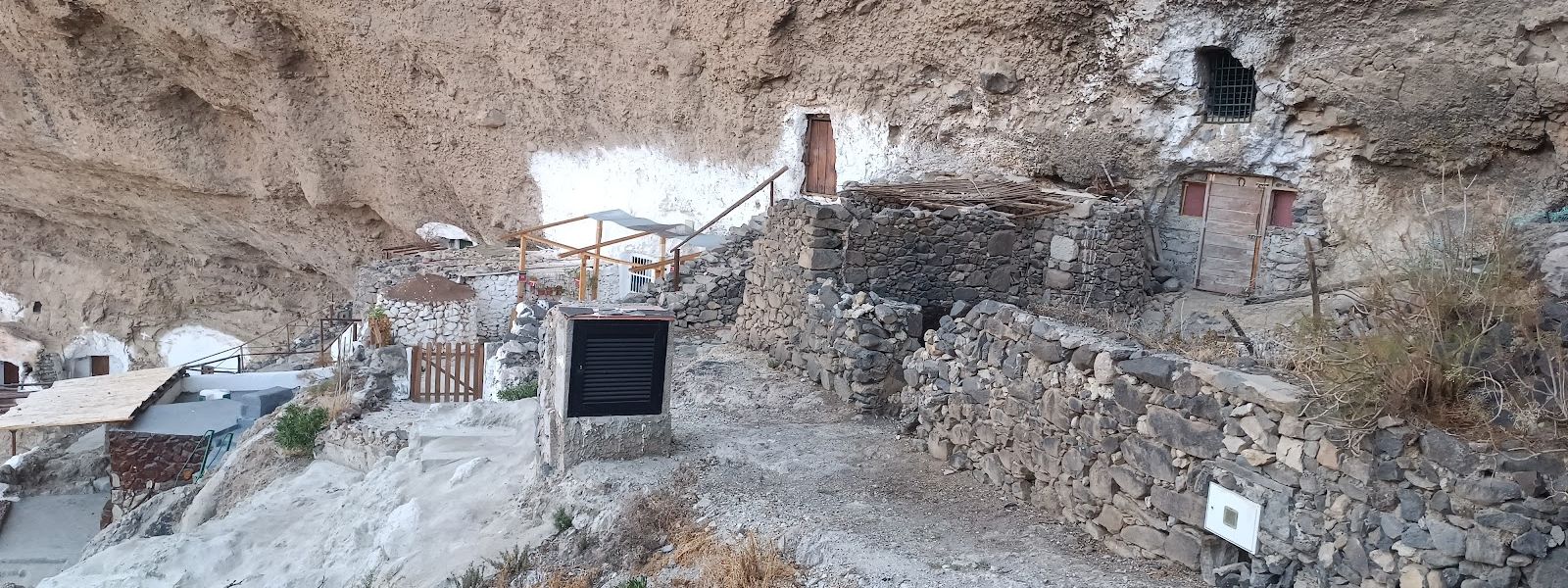 Acusa Seca Caves
