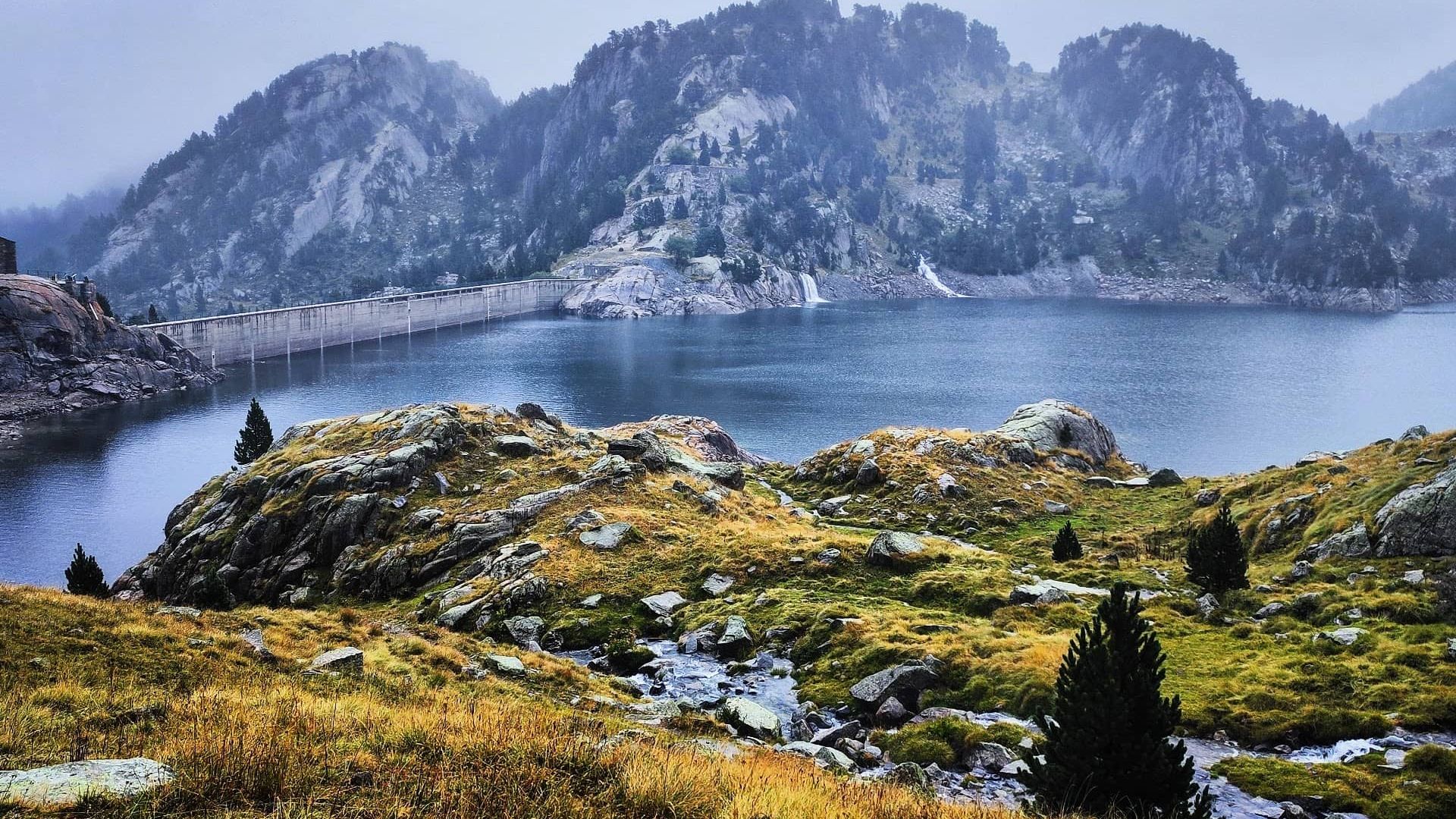 Пеший маршрут по озёрам Коломерс