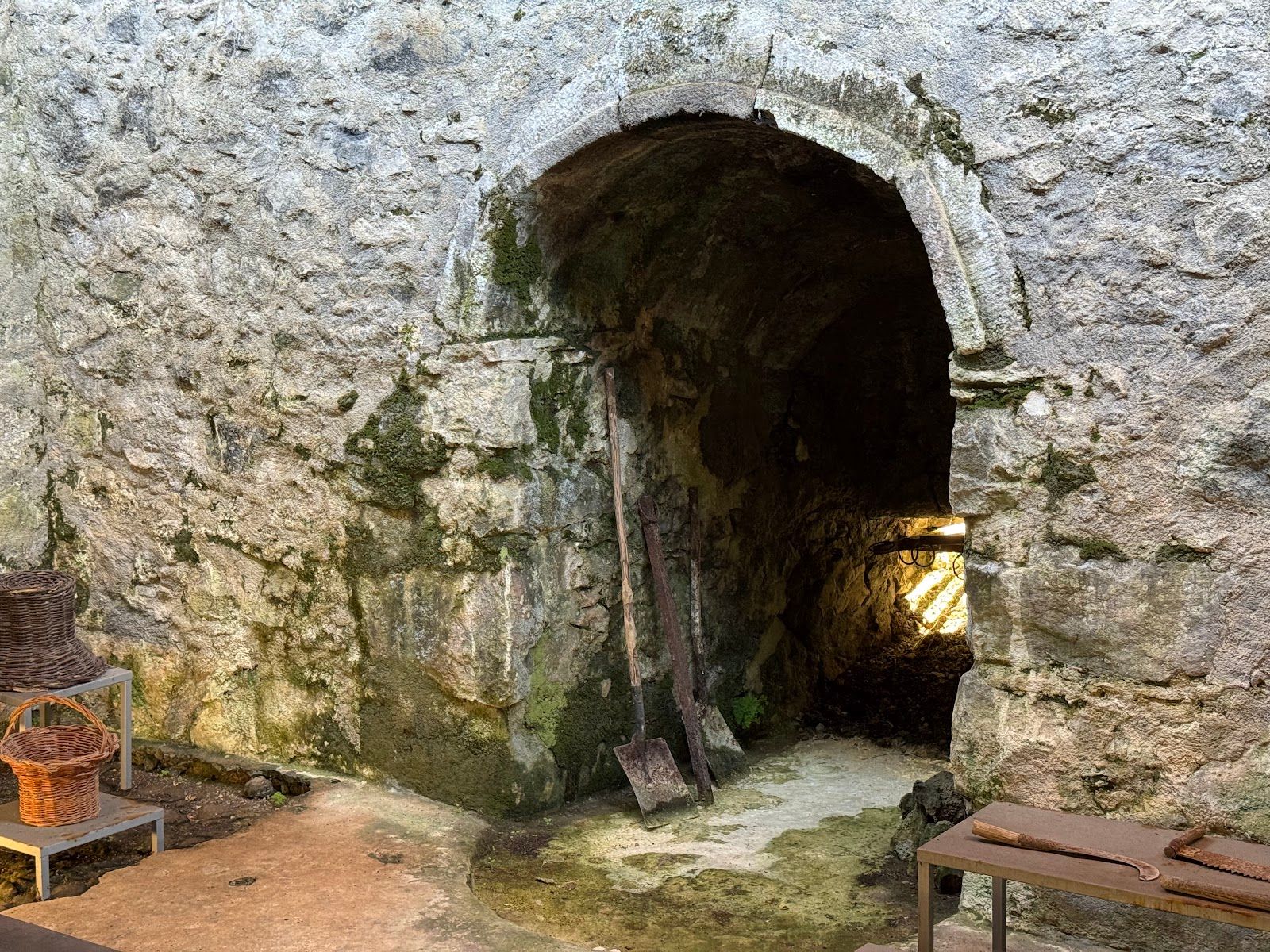 Rota da Cal limestone quarry museum