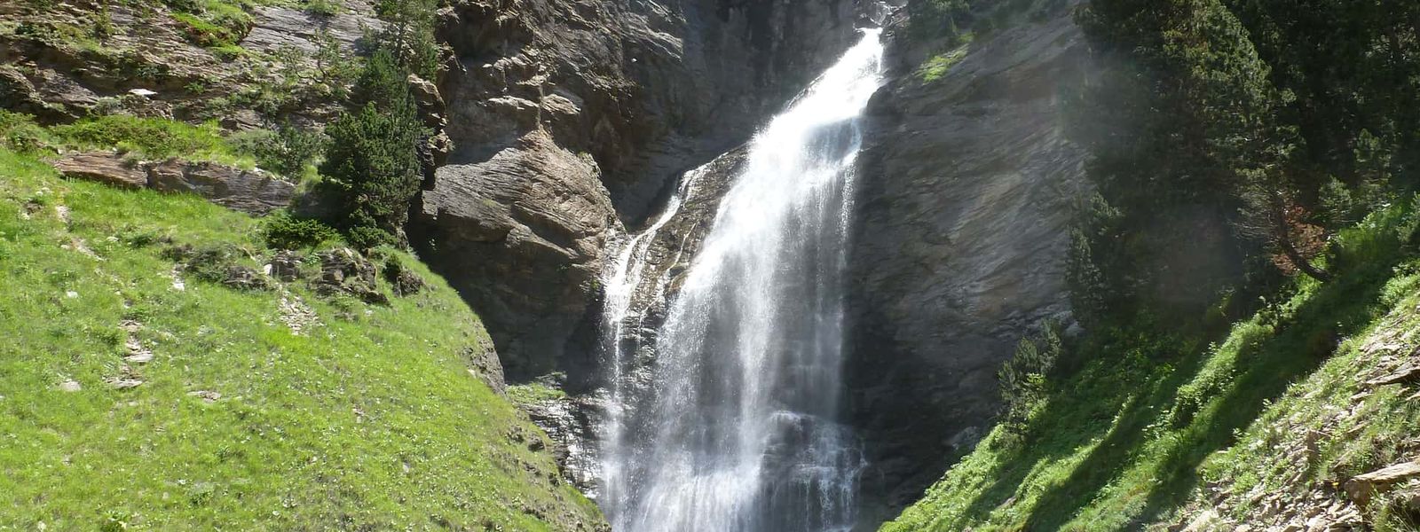 Ardones Waterfall