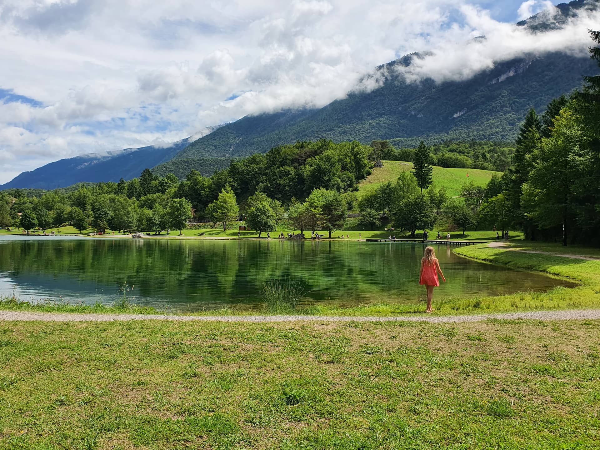Озеро Нембія