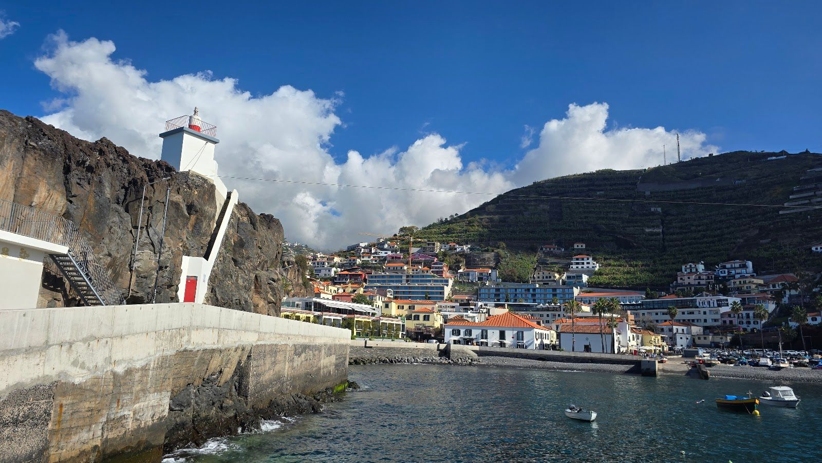 Câmara de Lobos lighthouse