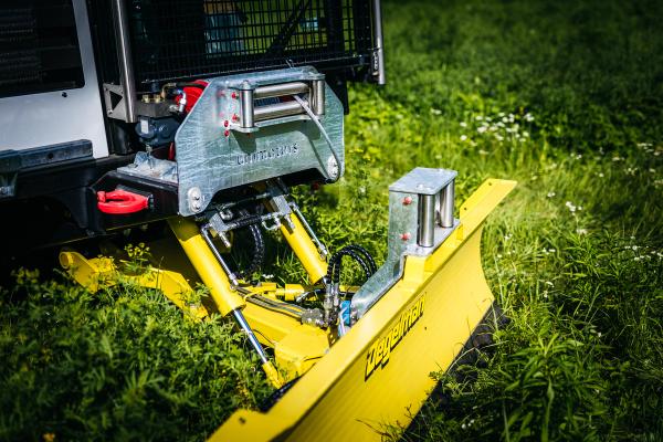 Nododam AS Sadales tīkls trīs jaunus Prinoth Panther T6 kāpurķēžu traktorus