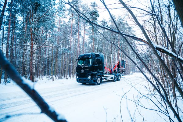 Esam uzsākuši mūsu ražoto kravas automašīnu virsbūvju eksportu uz Skandināviju.