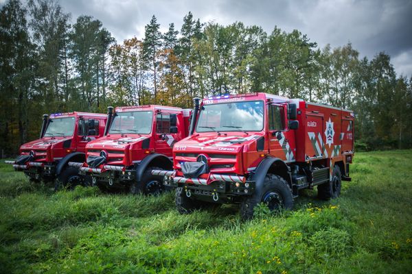 Pieci īpaši aprīkoti Mercedes Benz Unimog