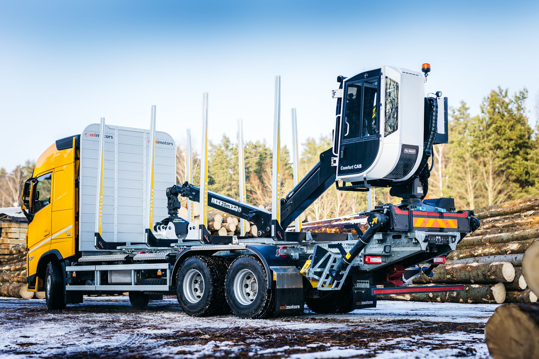 Jauns Volvo kokvedējs ar mūsu ražotu virsbūvi – pieejams apskatei un iegādei.