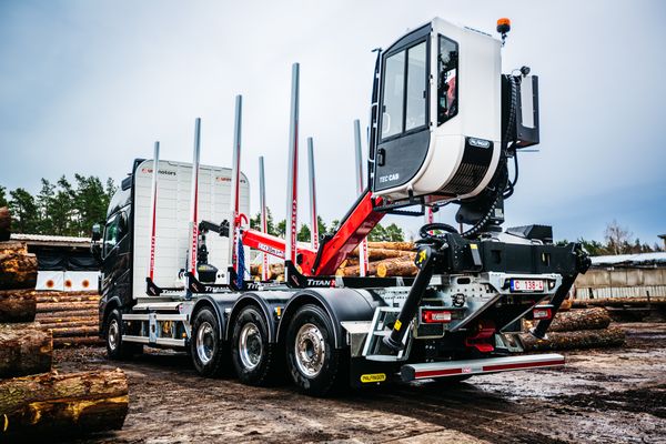 Turpinot veiksmīgo sadarbību ar mūsu skandināvu partneriem piegādājam vēl vienu kokvedēju.