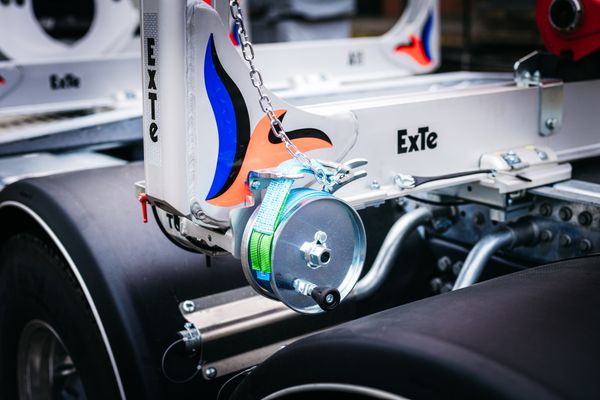 Turpinām apgūt Skandināvijas tirgu un piegādājam kārtējo kokvedēju ar mūsu ražotu virsbūvi.