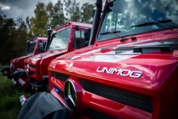 Pieci īpaši aprīkoti Mercedes Benz Unimog
