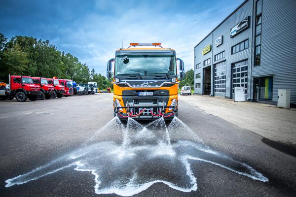 Esam uzprojektējuši un uzbūvējuši jaunu ūdens laistīšanas sistēmu
