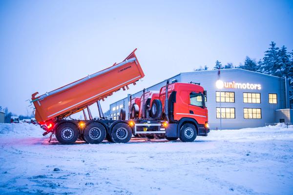 Jaunas kravas automašīnas - pašizgāzēji