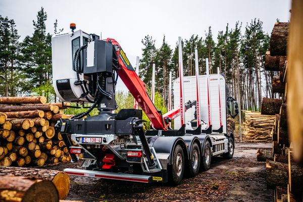 Turpinot veiksmīgo sadarbību ar mūsu skandināvu partneriem piegādājam vēl vienu kokvedēju.