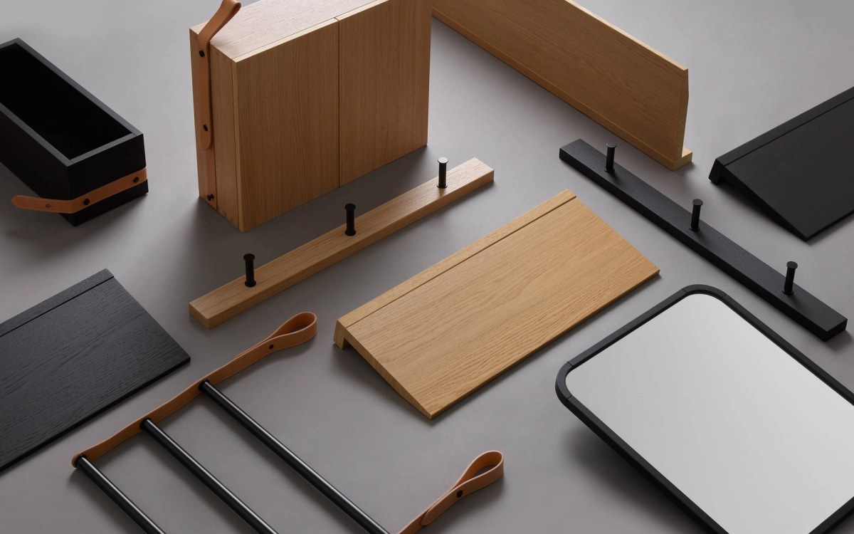 Wooden shelves, coat hangers, cabinet and mirror elements