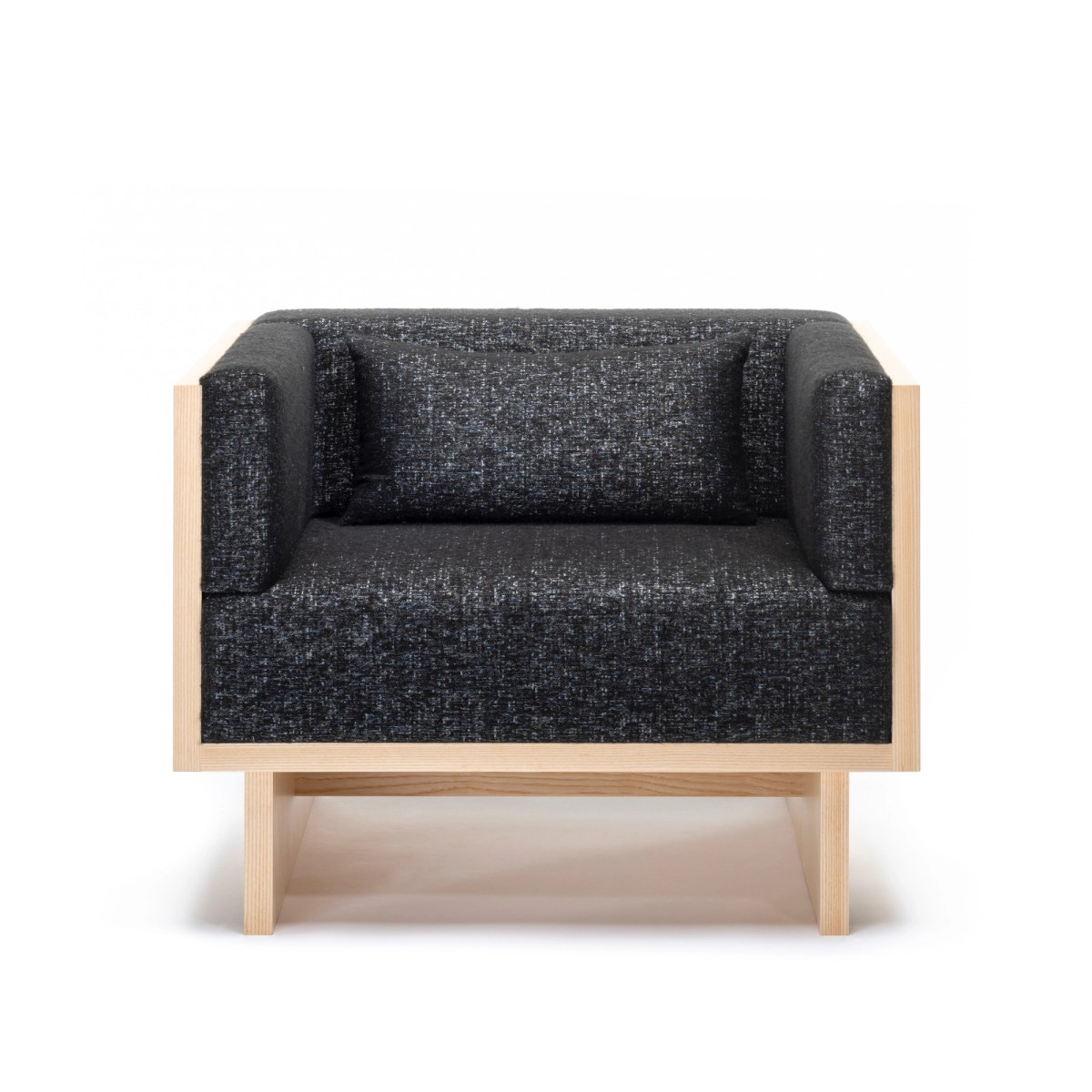 Lounge chair with Nishijin textile 