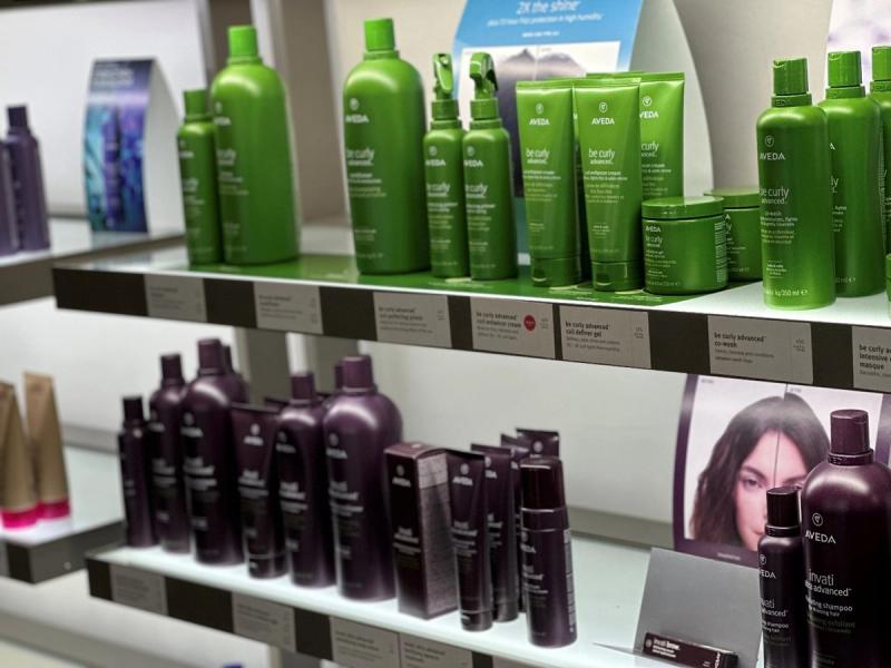 Aumenta las ventas minoristas hasta un 25 %, reduce la carga de trabajo administrativo en un 30 % y mejora las tasas de fidelización de los clientes en un 20 %.