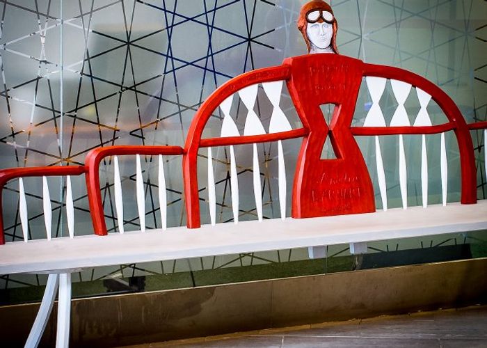 Amelia Earheart Bänk Placering  Umeå Airport.