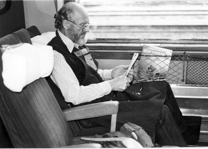 Wille täljer på tåg