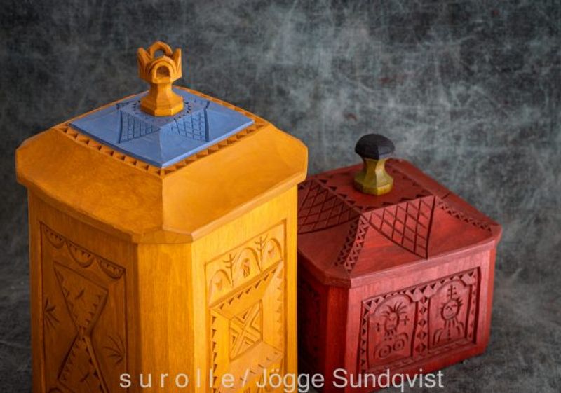 Asken Guldkant och smyckesasken Persongalleriet. Asp, björk.