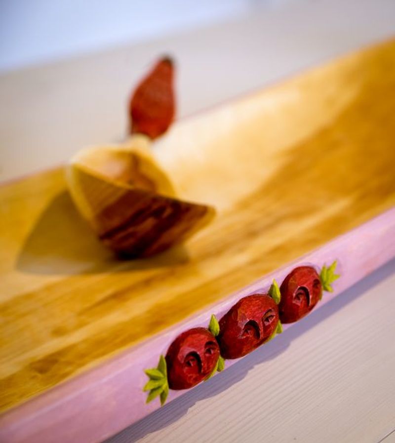 Utställningsrummet Tillsammans. Gotlands konstmuseum. Tråget Blåbärsmjölken.