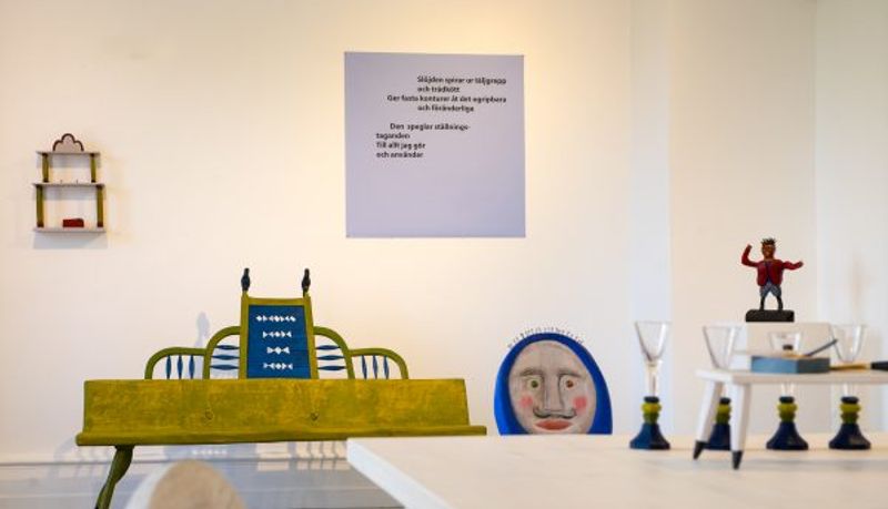 Utställningsrummet Tillsammans. Gotlands konstmuseum. Bänk SlöjdLounge