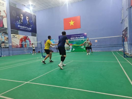 Tùng Lâm Badminton