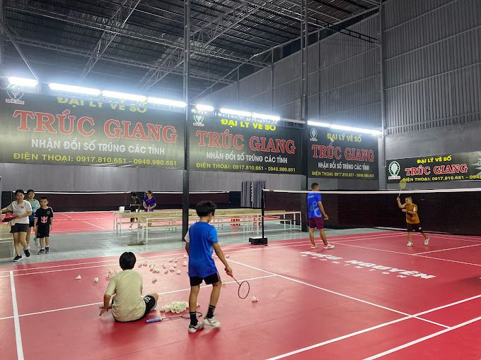 Sân cầu lông Hiếu Nguyễn Badminton