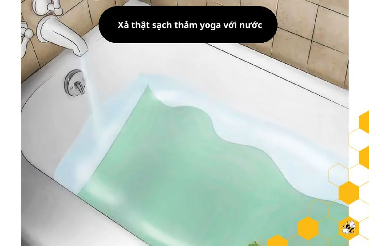 Xả thật sạch thảm yoga với nước