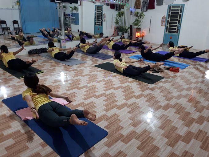 FLOWER YOGA