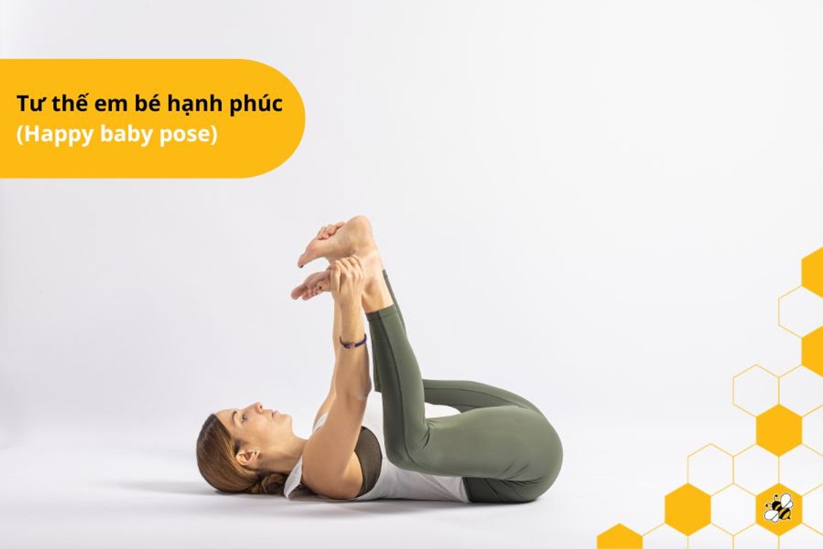 Tư thế em bé hạnh phúc (Happy baby pose)