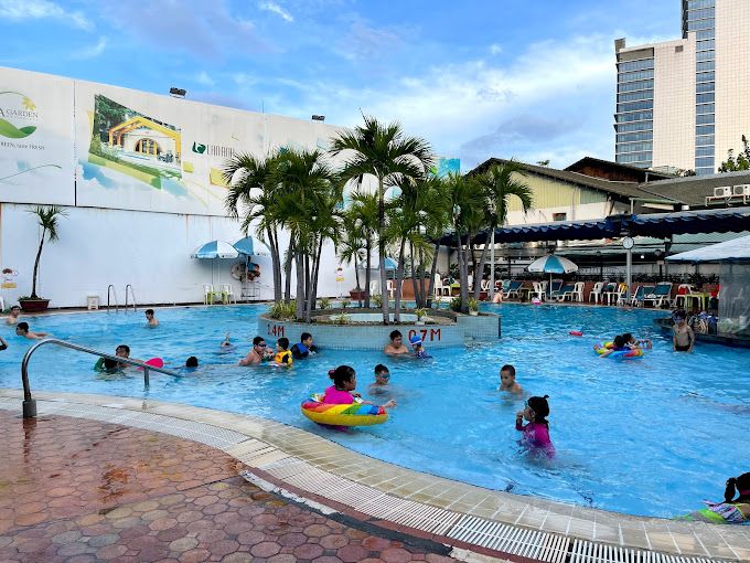 Lan Anh Club Swimming Pool