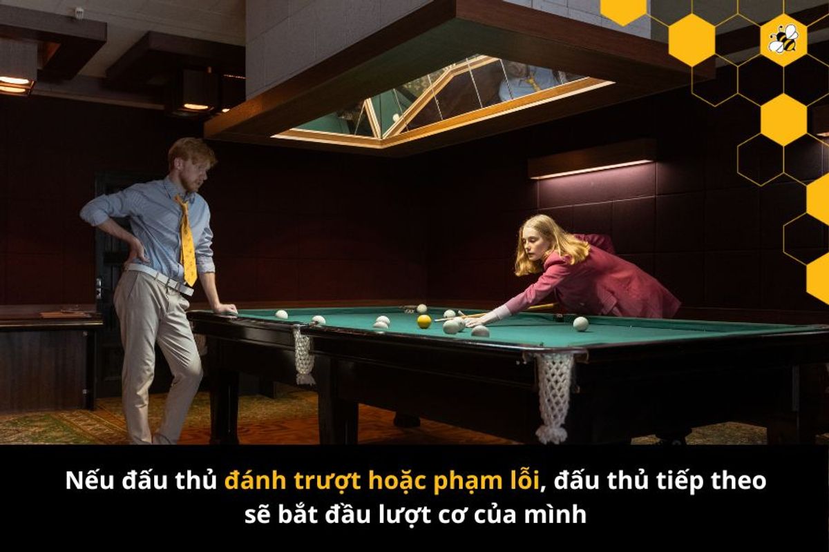 Nếu đấu thủ đánh trượt hoặc phạm lỗi, đấu thủ tiếp theo sẽ b