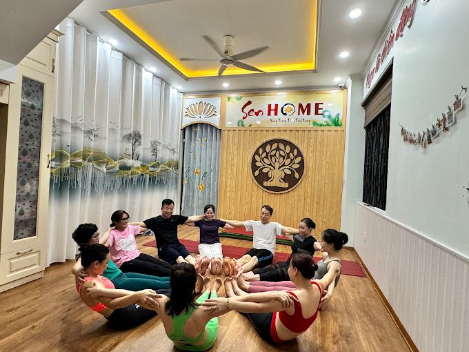 Yoga Thủy Xinh