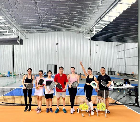 Sân Cầu Lông - Pickleball NHÓM BẠN - Quận Tân Phú