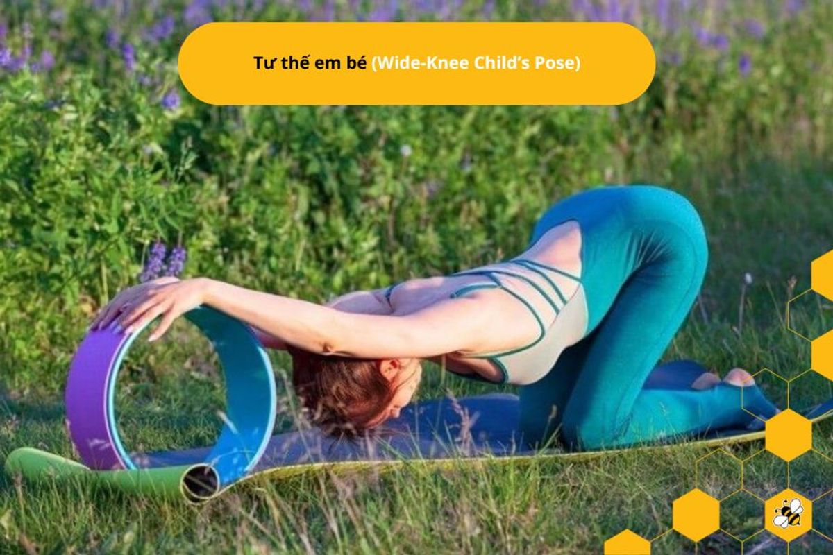 Tư thế em bé (Wide-Knee Child’s Pose)