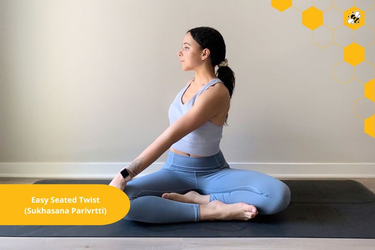 Easy Seated Twist (Sukhasana Parivrtti)