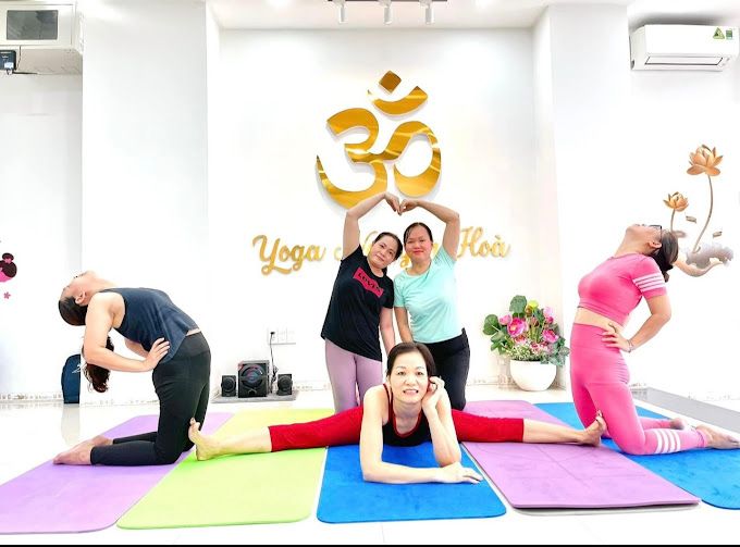 Yoga Nguyễn Hòa