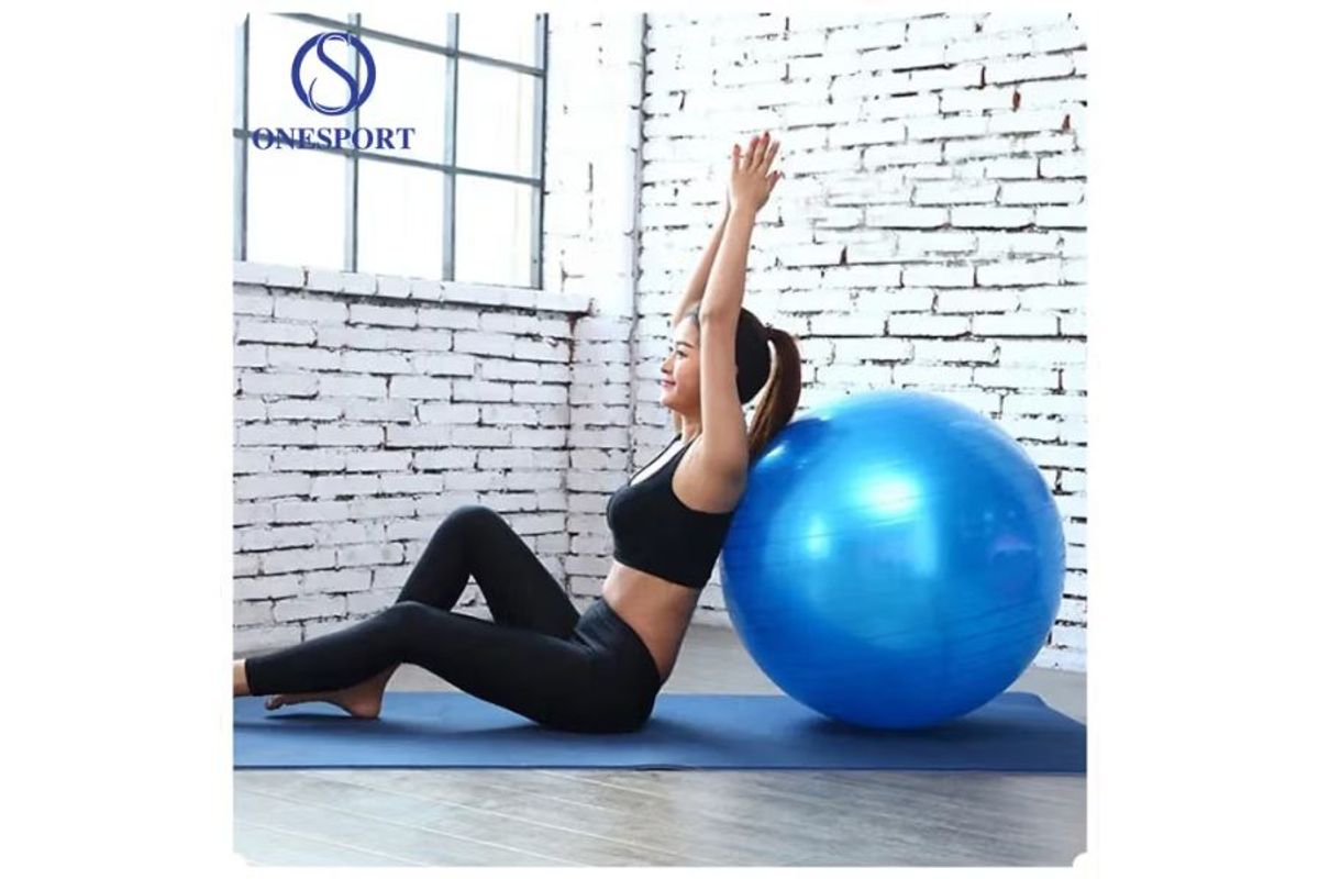 Những bài tập đơn giản với bóng tập yoga