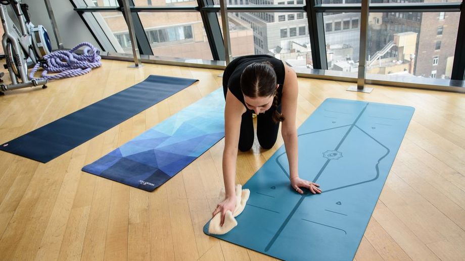 Cách giặt (vệ sinh) thảm yoga