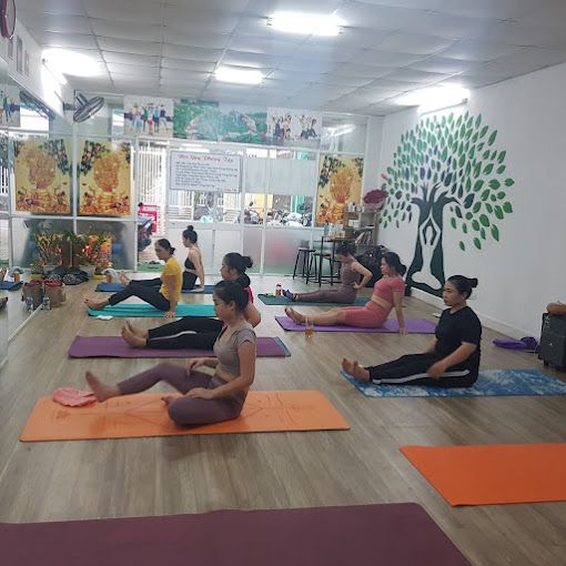 Trung tâm Yoga _Loca meet Ánh Dương