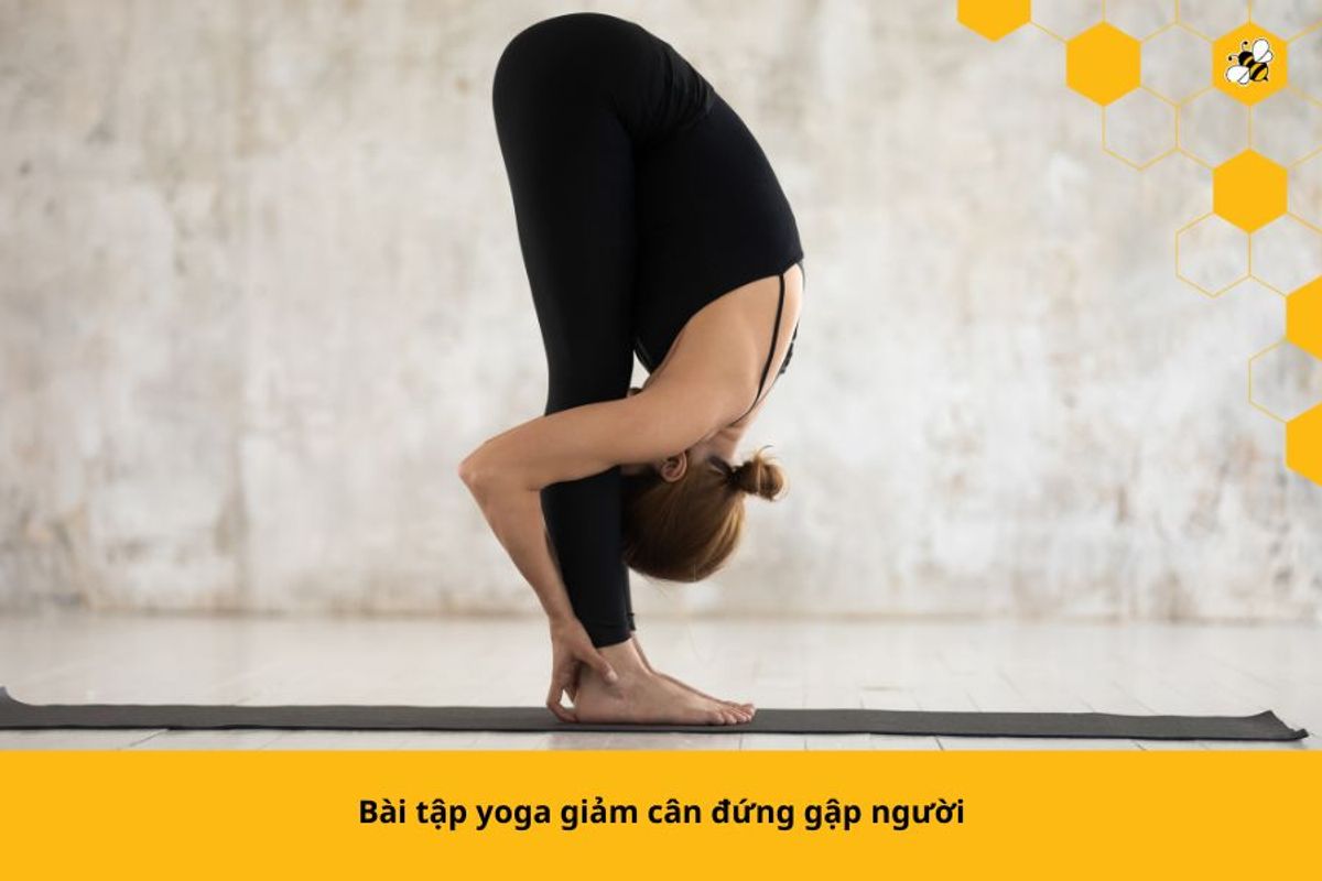 Bài tập yoga giảm cân đứng gập người