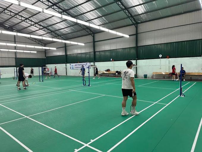 Badminton courts T19