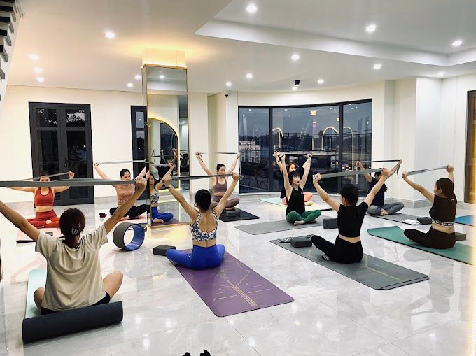 Diamond Fitness & Yoga Center - Dĩ An