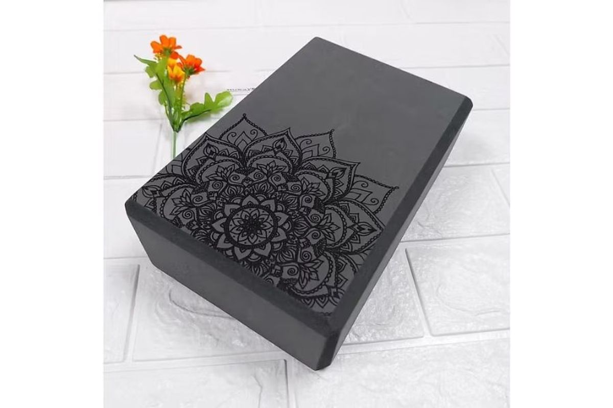 Có nên mua gạch tập yoga cũ không?