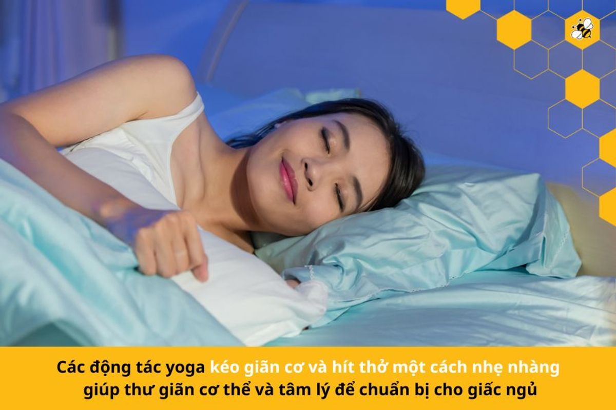 Các động tác yoga kéo giãn cơ và hít thở một cách nhẹ nhàng